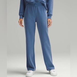 Lululemon Softstreme High-Rise Pant *Regular
Pitch Blue